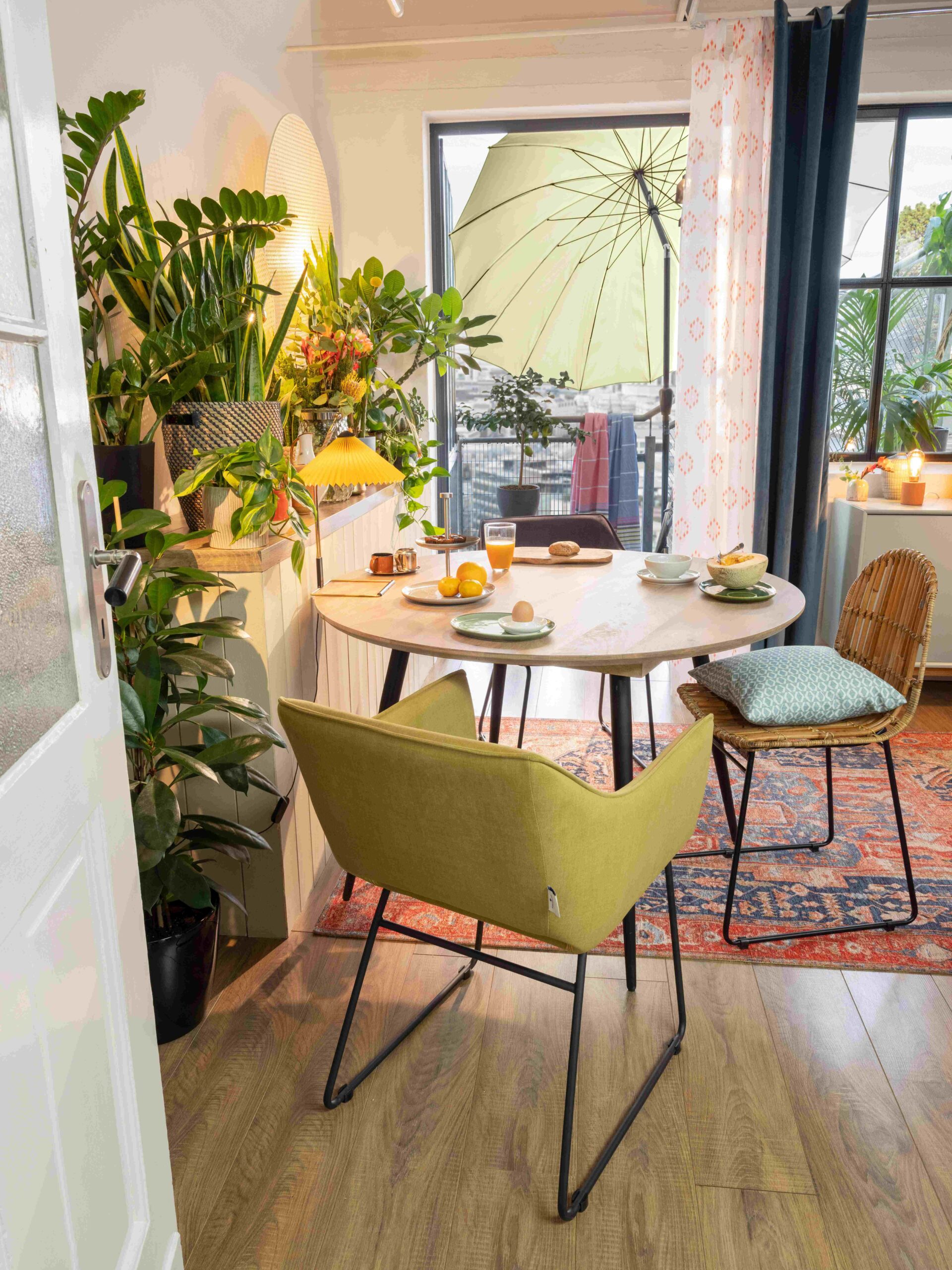 SIT-Moebel_SITCHAIRS_Gestell-schwarz-Bezug-Gold-Mustard-STC13_02439-32-6 SIT-Möbel SIT&CHAIRS Tom Tailor Armlehnstuhl, 2er-Set Gestell schwarz, Bezug Gold Mustard STC13 | 02439-32 – Bild 7