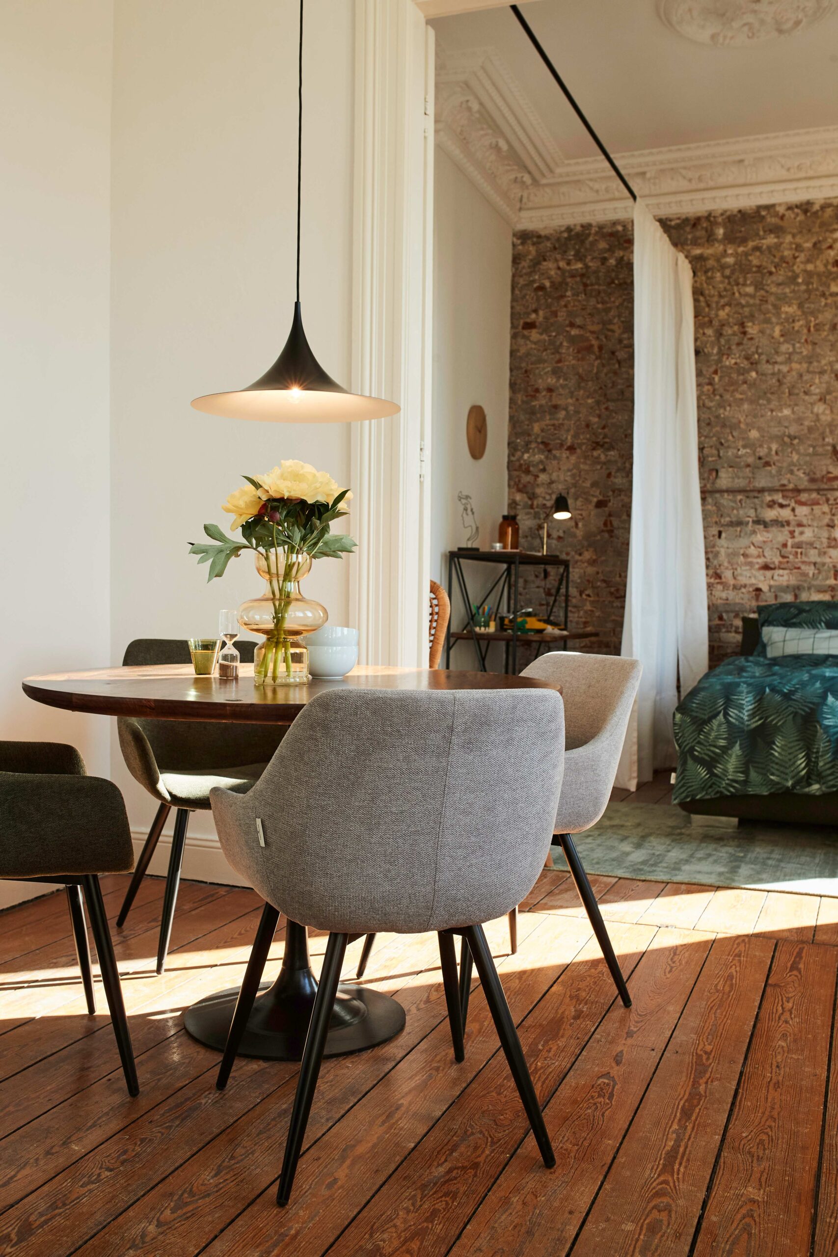 SIT-Moebel_TOM-TAILOR_Platte-antikbraun-Gestell-schwarz_12822-01-5 SIT-Möbel TOM TAILOR Tisch 120 cm ø Platte antikbraun, Gestell schwarz | 12822-01 – Bild 6