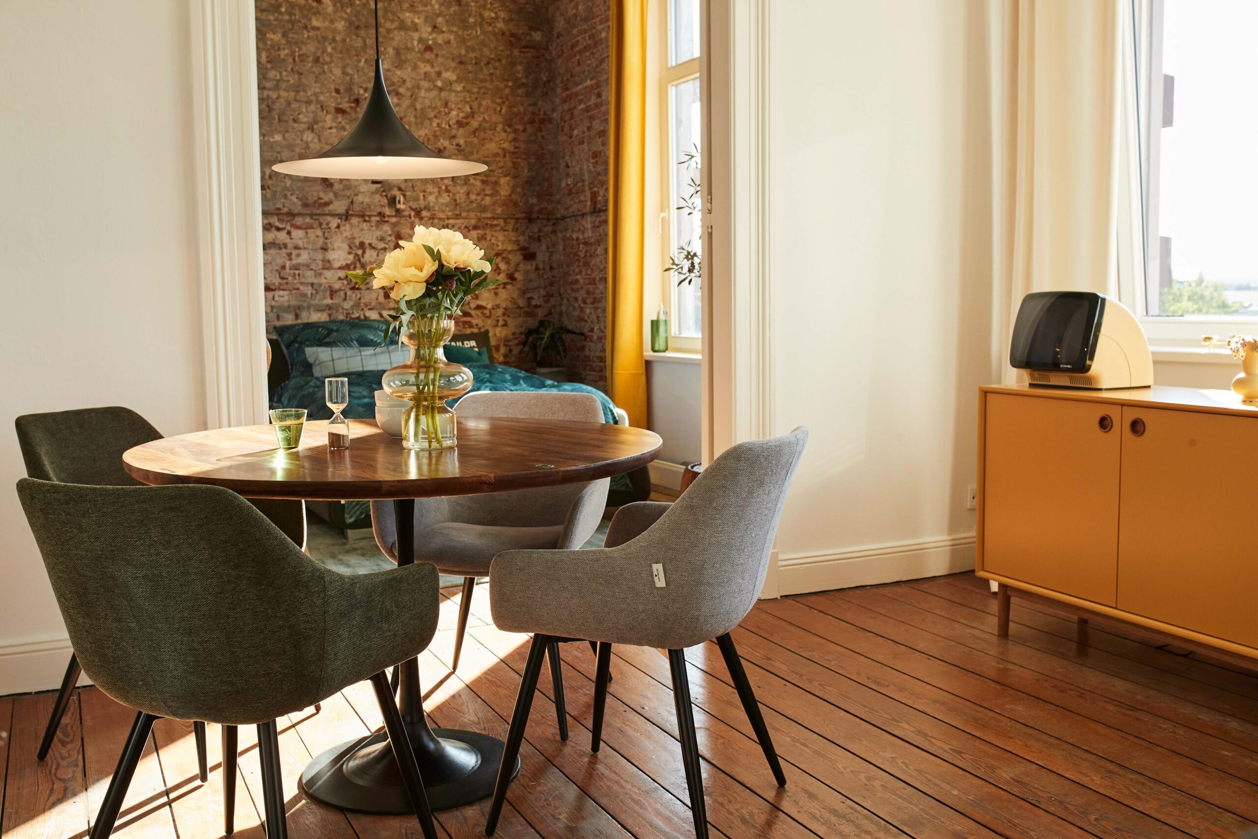 SIT-Moebel_TOM-TAILOR_Platte-antikbraun-Gestell-schwarz_12822-01-6 SIT-Möbel TOM TAILOR Tisch 120 cm ø Platte antikbraun, Gestell schwarz | 12822-01 – Bild 7