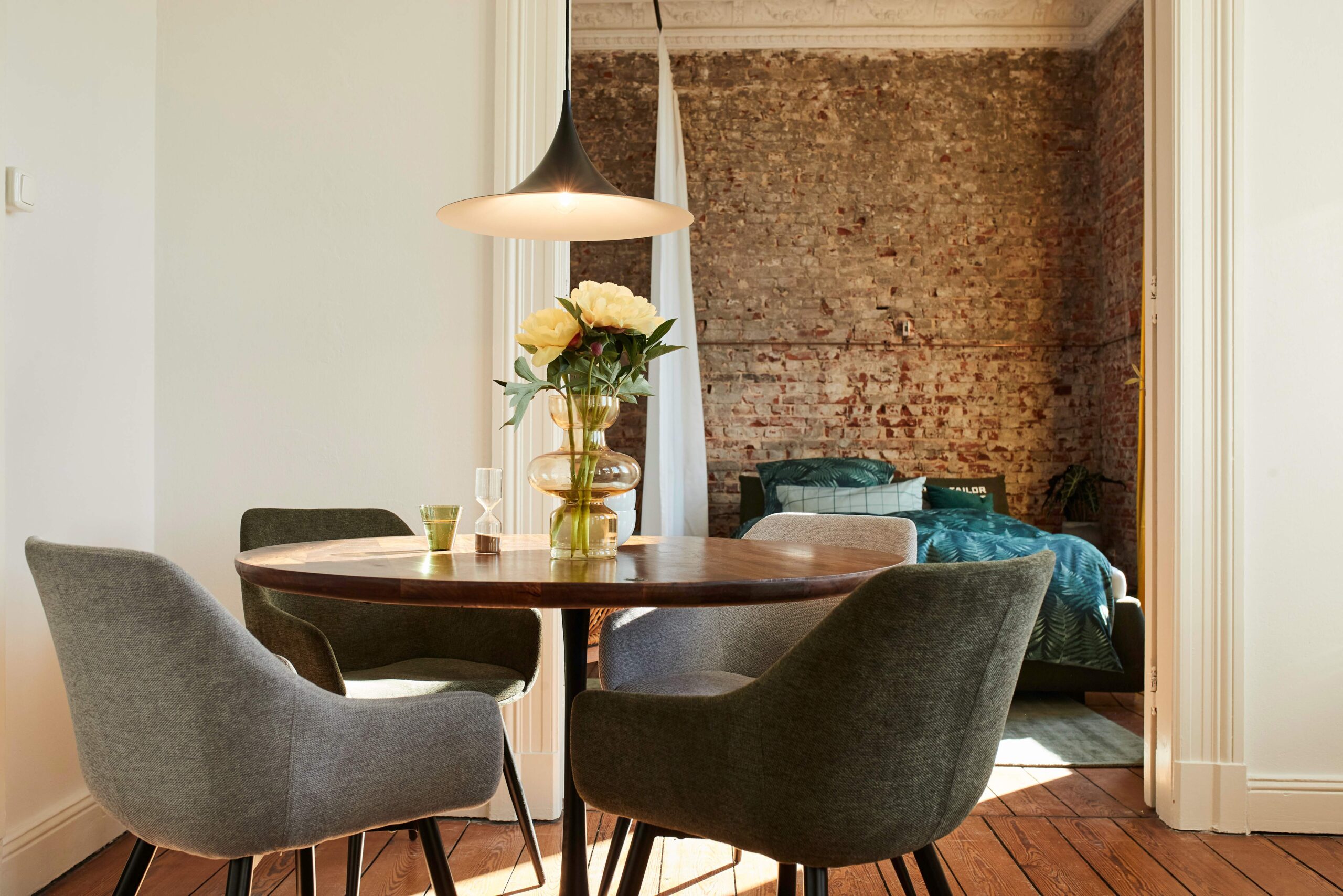 SIT-Moebel_TOM-TAILOR_Platte-antikbraun-Gestell-schwarz_12822-01-7 SIT-Möbel TOM TAILOR Tisch 120 cm ø Platte antikbraun, Gestell schwarz | 12822-01 – Bild 8