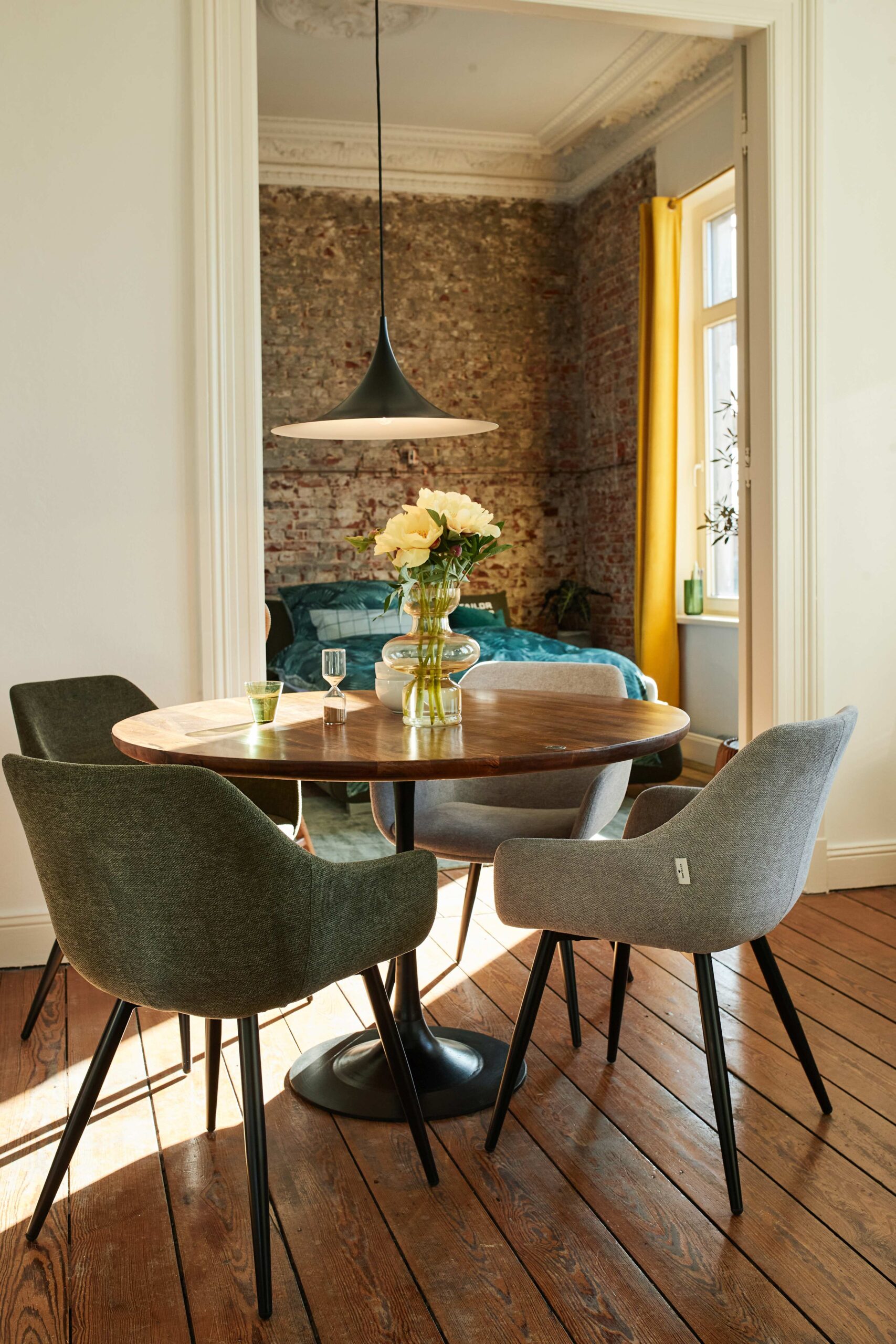 SIT-Moebel_TOM-TAILOR_Platte-antikbraun-Gestell-schwarz_12822-01-8 SIT-Möbel TOM TAILOR Tisch 120 cm ø Platte antikbraun, Gestell schwarz | 12822-01 – Bild 9