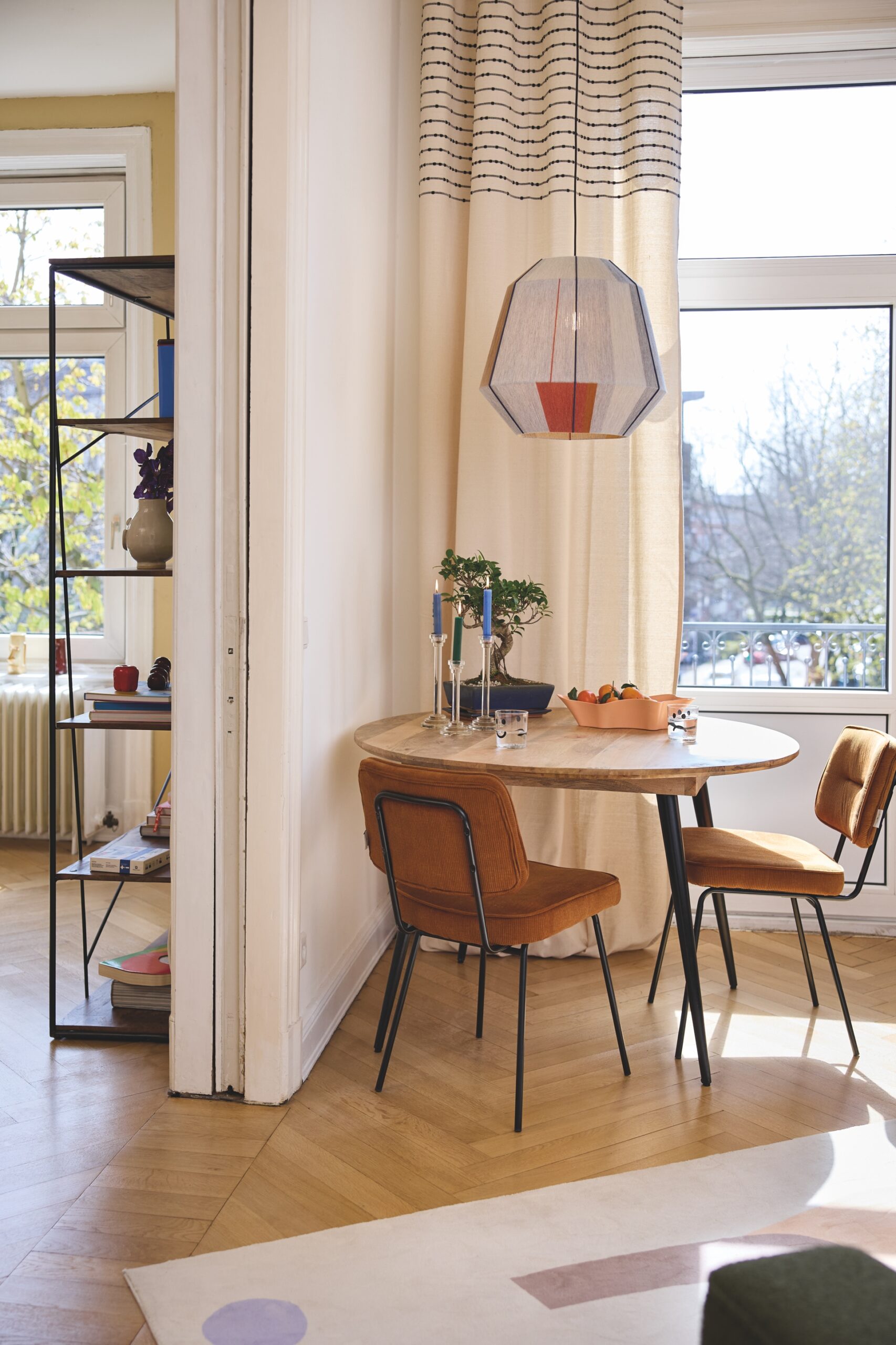 SIT-Moebel_TOM-TAILOR_Platte-natur-Beine-schwarz_12819-01-8 SIT-Möbel TOM TAILOR Tisch 120 cm ø Platte natur, Beine schwarz | 12819-01 – Bild 9